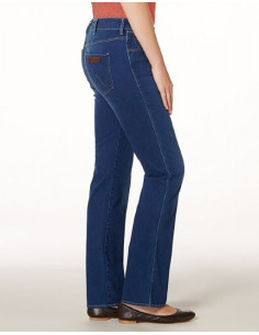 Джинсы женские  W242Y256S от бренда Wrangler  можно купить в Надежная Джинса, с доставкой или самовывозом