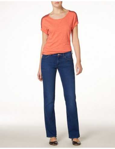 Джинсы женские  W242Y256S от бренда Wrangler  можно купить в Надежная Джинса, с доставкой или самовывозом